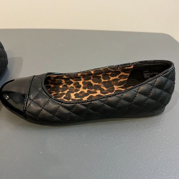NWOT STEVE MADDEN Black Quilted Cap Toe Flat (4) - Picture 3 of 7